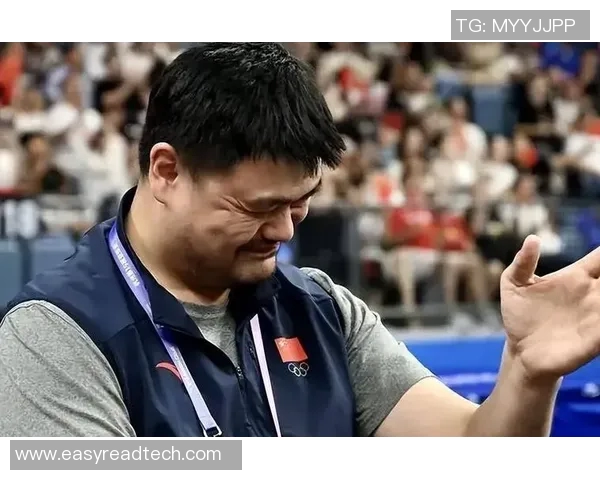 姚明回乡诸暨街头畅谈篮球梦想与家乡情怀