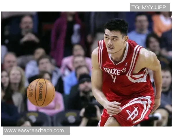 姚明经典扣球瞬间回顾展现篮球巨星的风采与力量