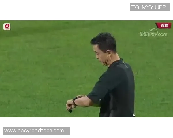 当足球明星邂逅平凡女孩的浪漫爱情故事