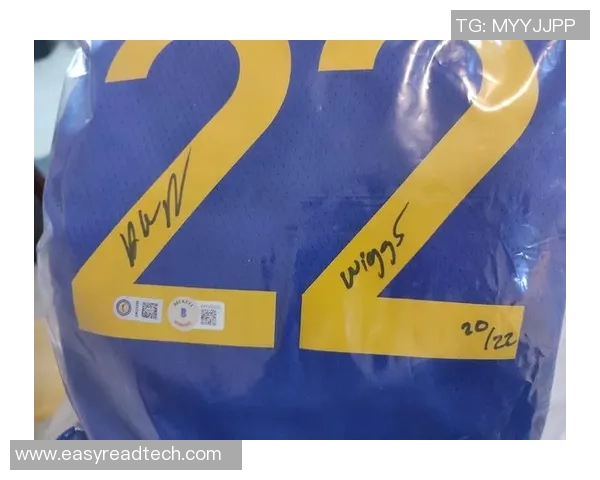 深蓝色26号篮球明星女展现无与伦比的球场魅力与风采